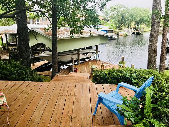 3rd image of 101 Cypress Dr E