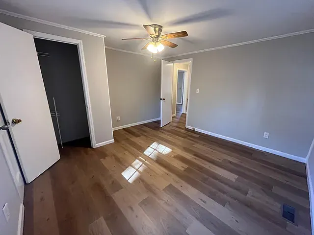 221 Howard Rd — Photo 35