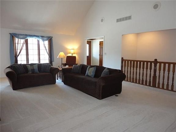 5th image of 4616 Fox Moor Ln