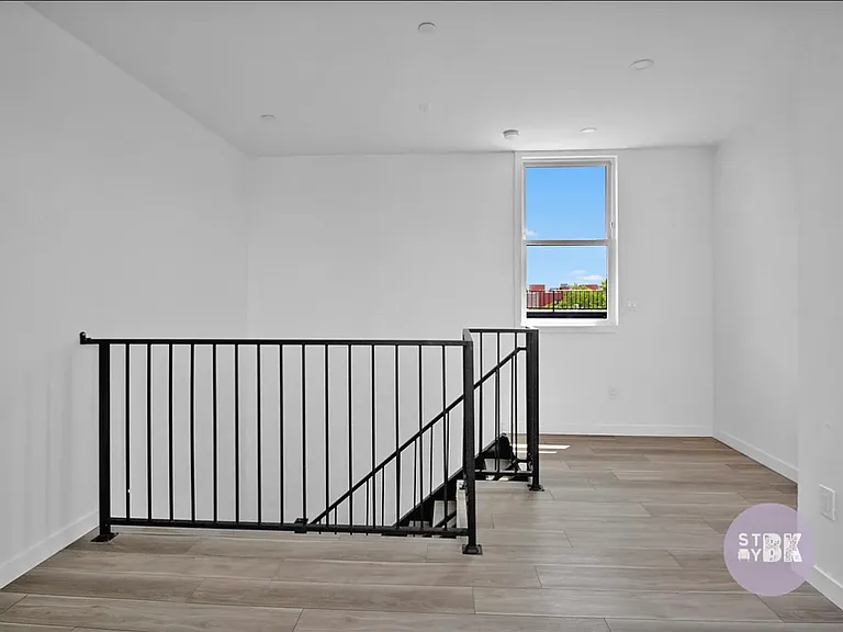 194 Buffalo Ave #4R — Photo 8