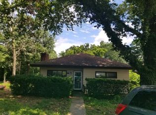 404 Black Oak Ridge Rd, Wayne, NJ 07470