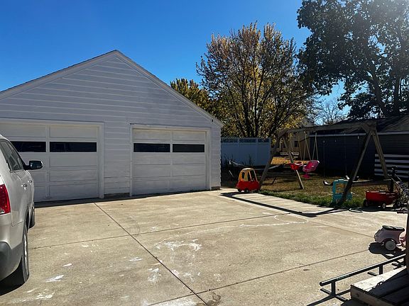2nd image of 814 N 7th St