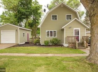 217 6th St, Armstrong, IA 50514