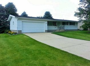 205 Apache Dr, Norway, IA 52318