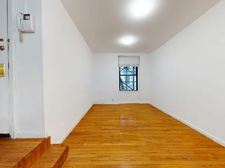 21-28 35th St #1B — Photo 3