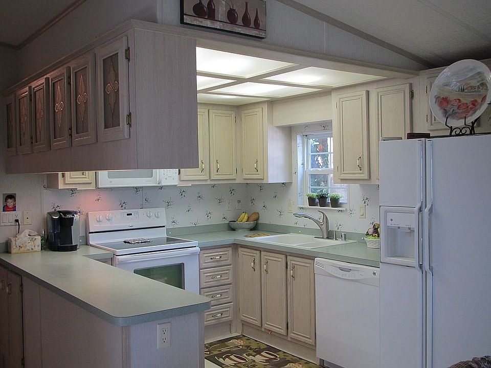 1st image of 519 Lake Dr
