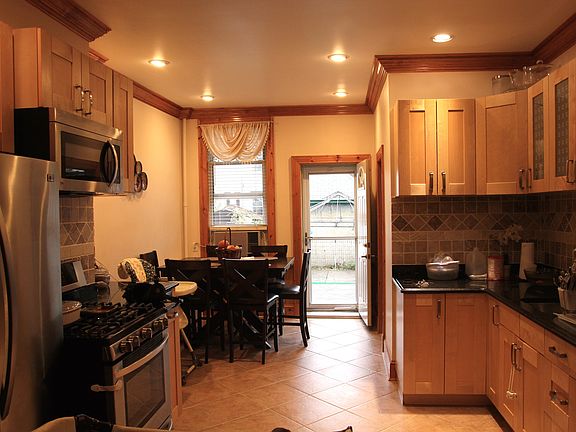 2nd image of 1659 Norman St #11X