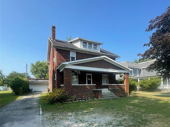 3rd image of 621 W Main St