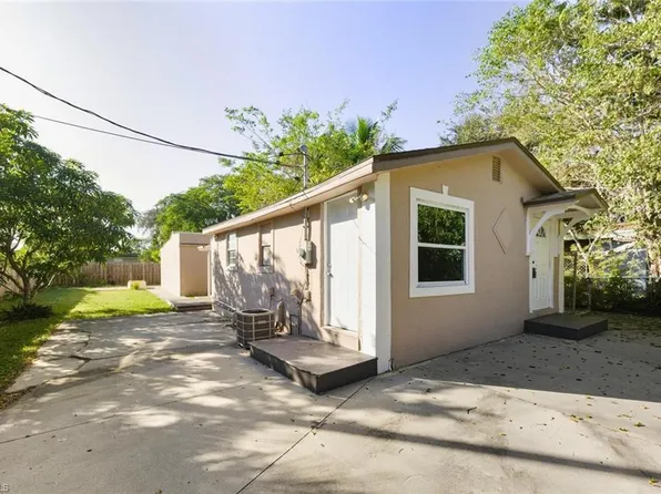 2480 Andrew DR, NAPLES, FL 34112