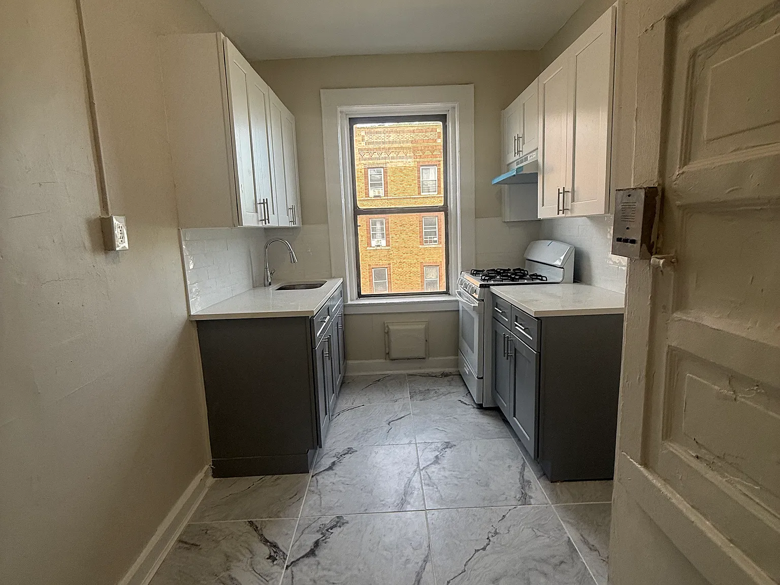 3 bed, $2,095 — Photo 1