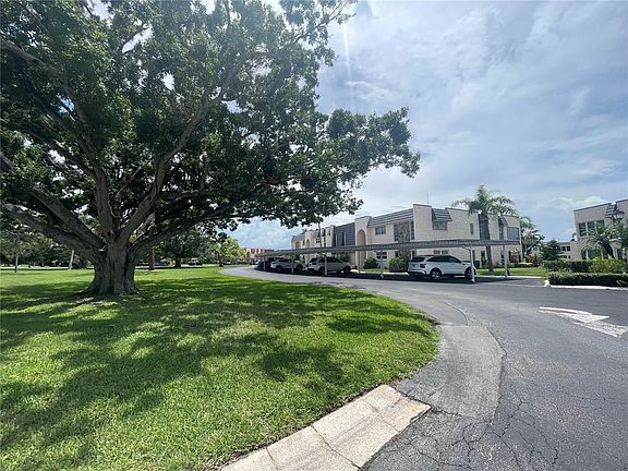 3rd image of 223 Elmwood Cir