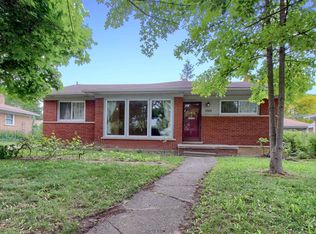 17000 W Thirteen Mile Rd, Beverly Hills, MI 48025