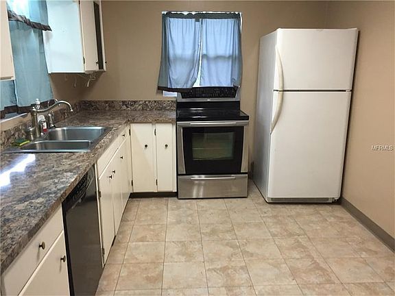 2nd image of 2815 Berkeley Ave