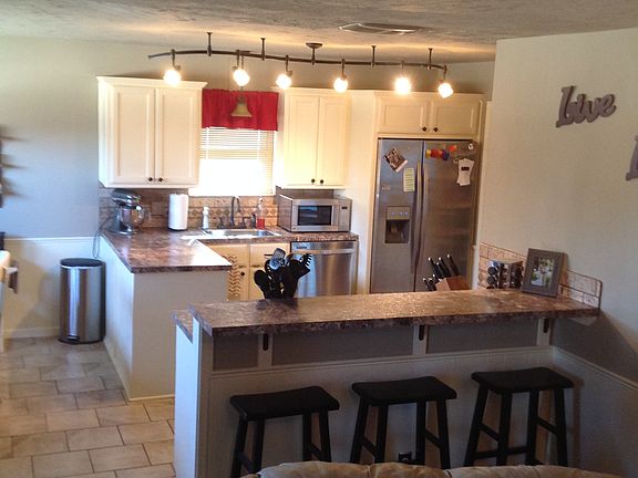 2nd image of 1401 E Cimarron Dr