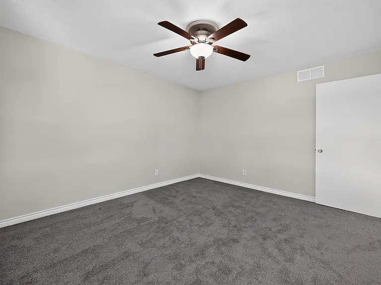 6611 Textile Rd — Photo 35