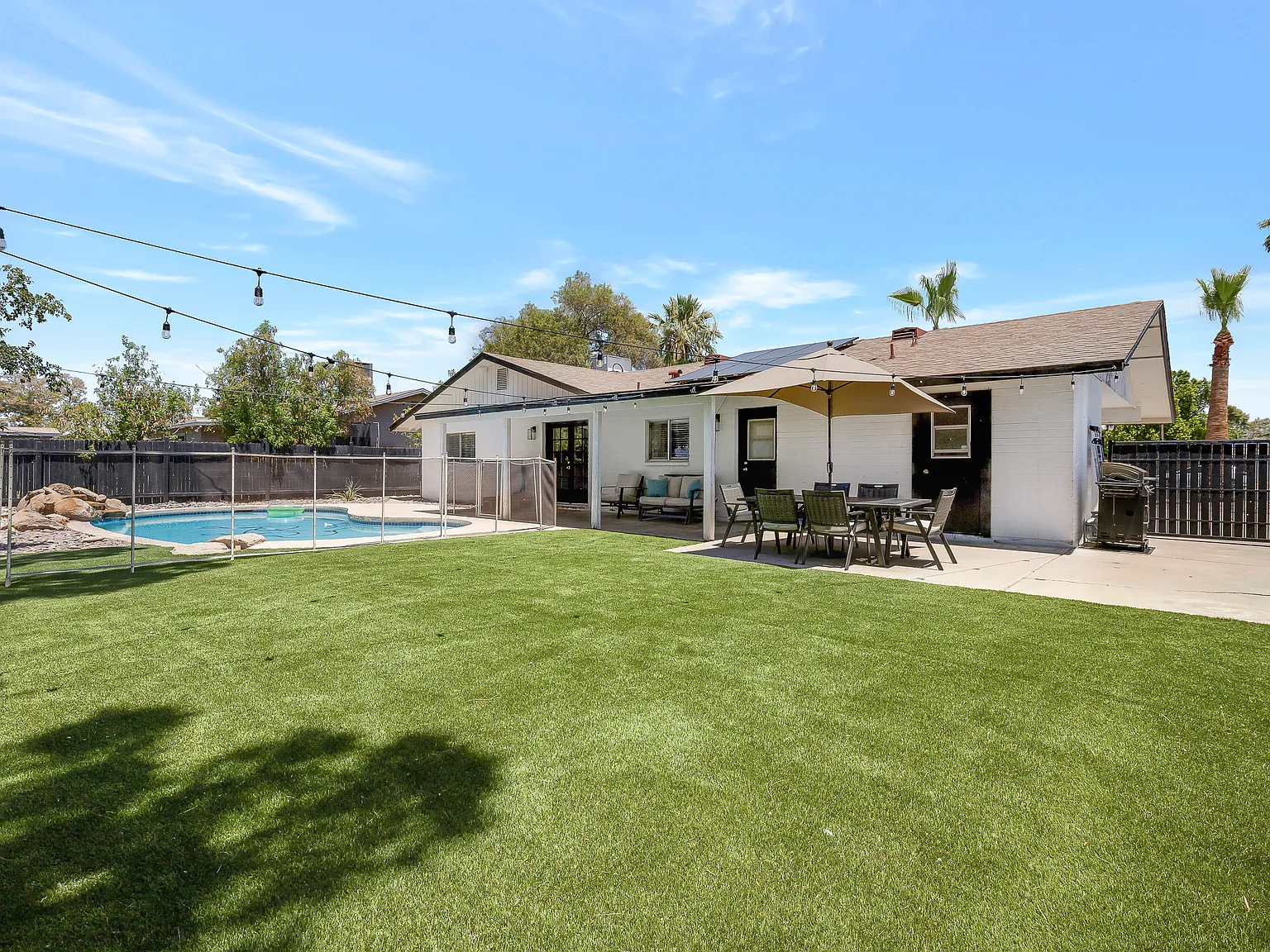 4 bed, 1840 sqft, $5,500 — Photo 2