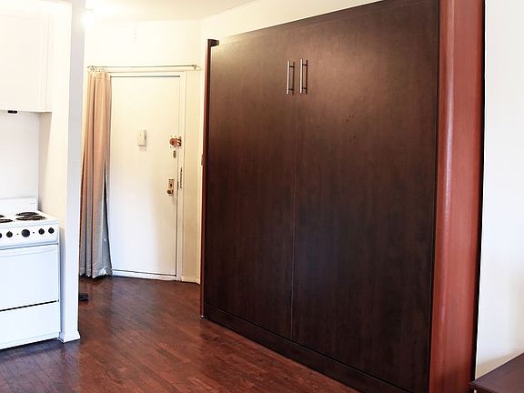 3rd image of 160 E 91st St APT 6D