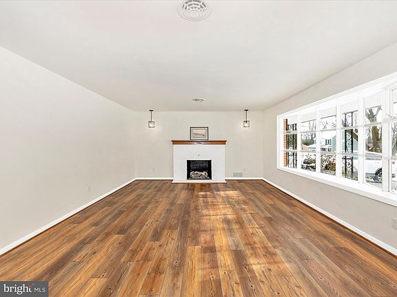 5th image of 18516 Sherbrooke Dr