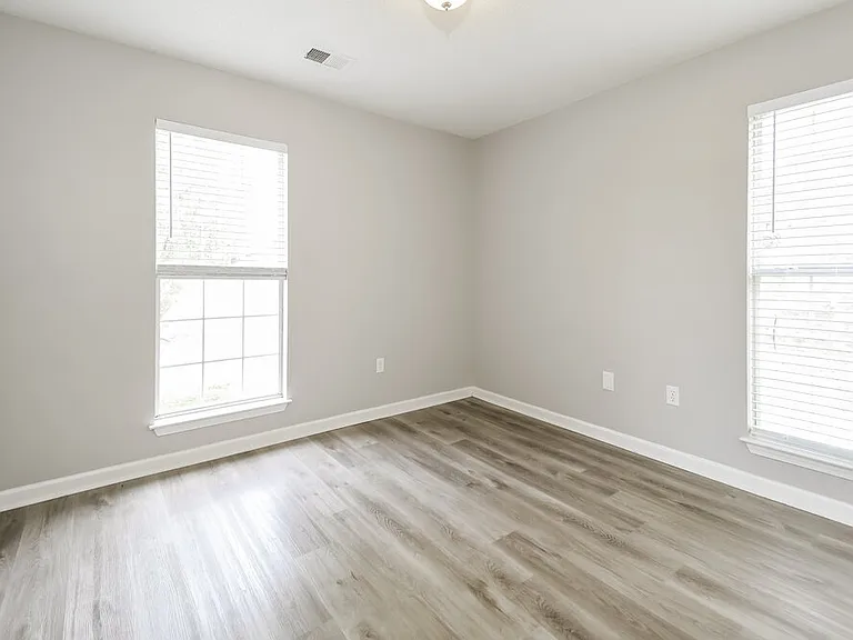 8274 Park Pike Dr — Photo 11