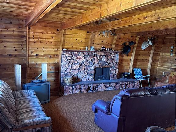 2nd image of 20996 Pinion Pine Rd