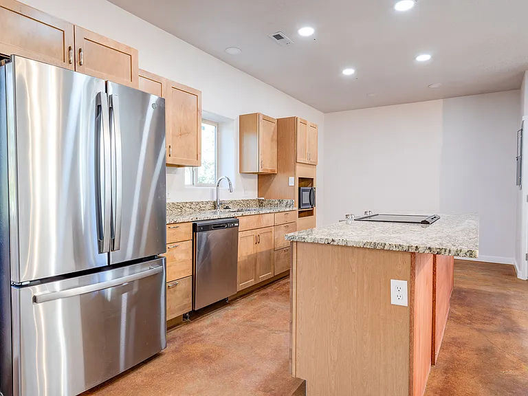 818 E Cucharras St — Photo 5