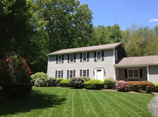 25 Arrowhead Trl, East Greenwich, RI 02818