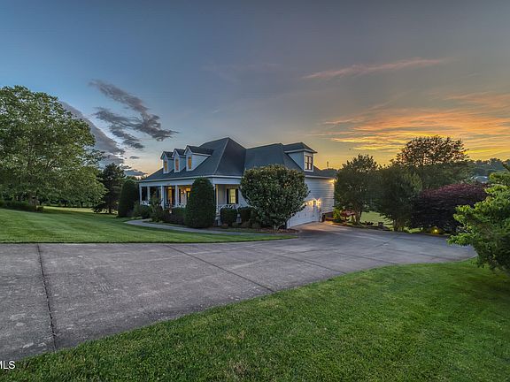 2nd image of 105 Alexander Dr