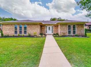 2001 Pebblecreek Dr, Cleburne, TX 76033