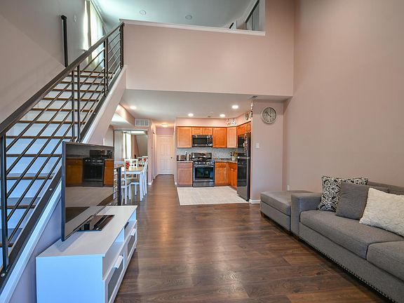 5th image of 606 Hazell Ln APT B