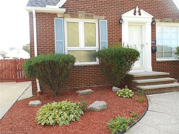 3rd image of 6203 Thornton Dr