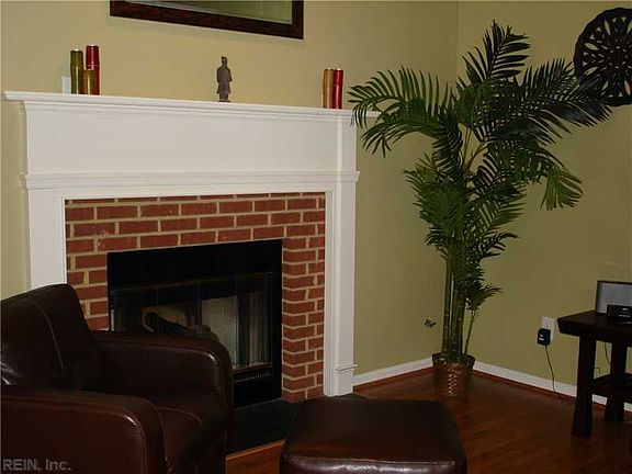 3rd image of 805 Old Mill Ct