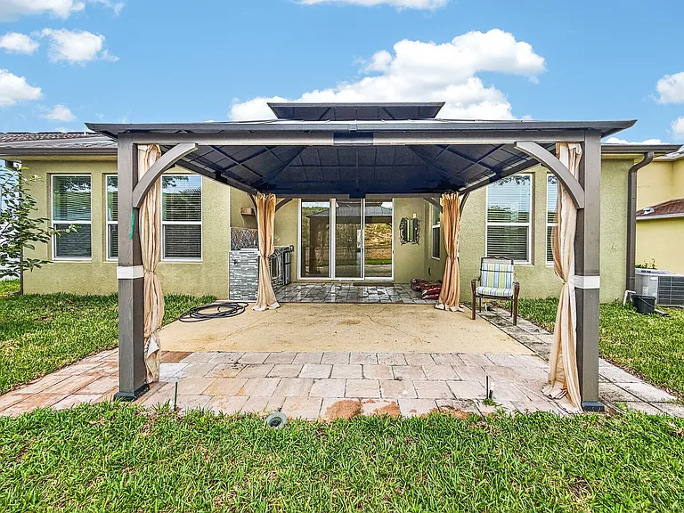 2062 Redbay Ave — Photo 43