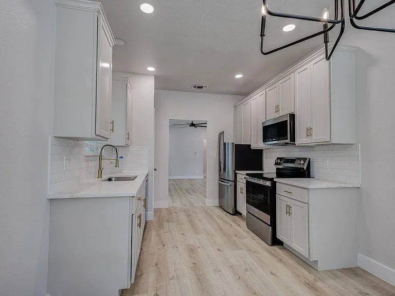 3948 Overlake Dr — Photo 5
