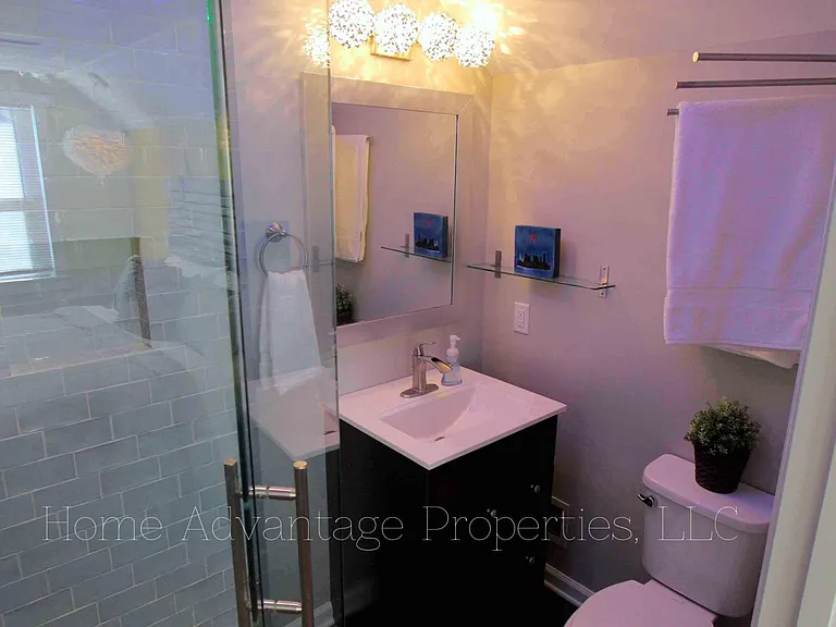 924 Burchwood Ave — Photo 19
