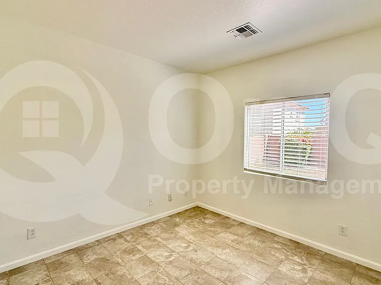 1613 S 174th Ln — Photo 20