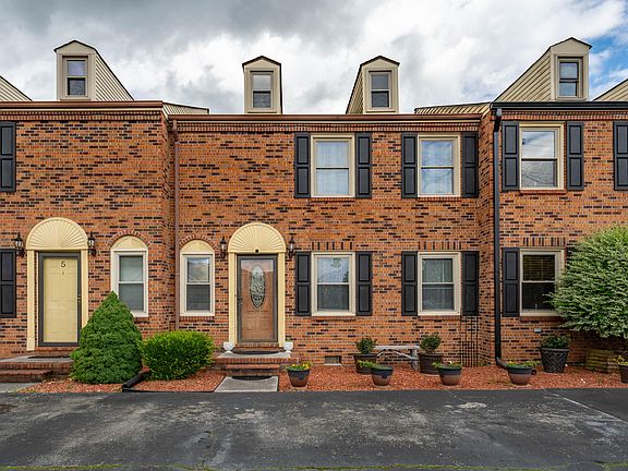 2nd image of 103 Mayfield Dr APT 6