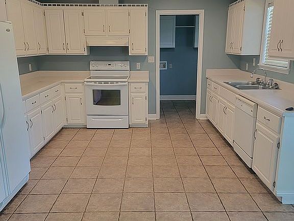 2nd image of 113 Dewberry Dr