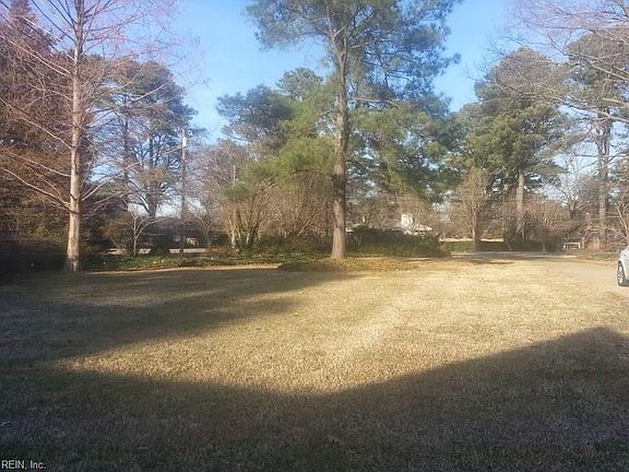 2nd image of 5135 Lake Shores Rd