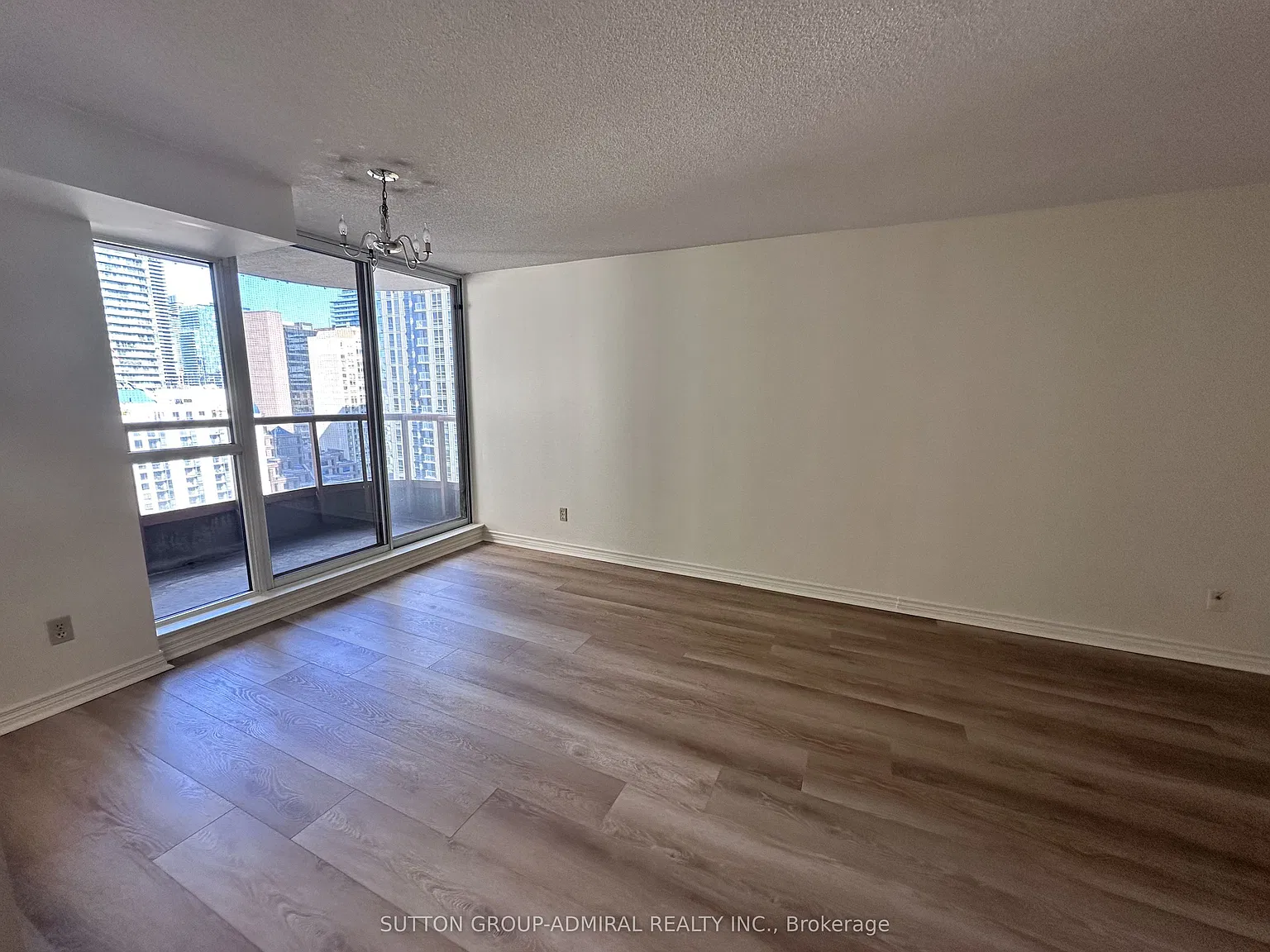 Studio, $2,050 — Photo 2