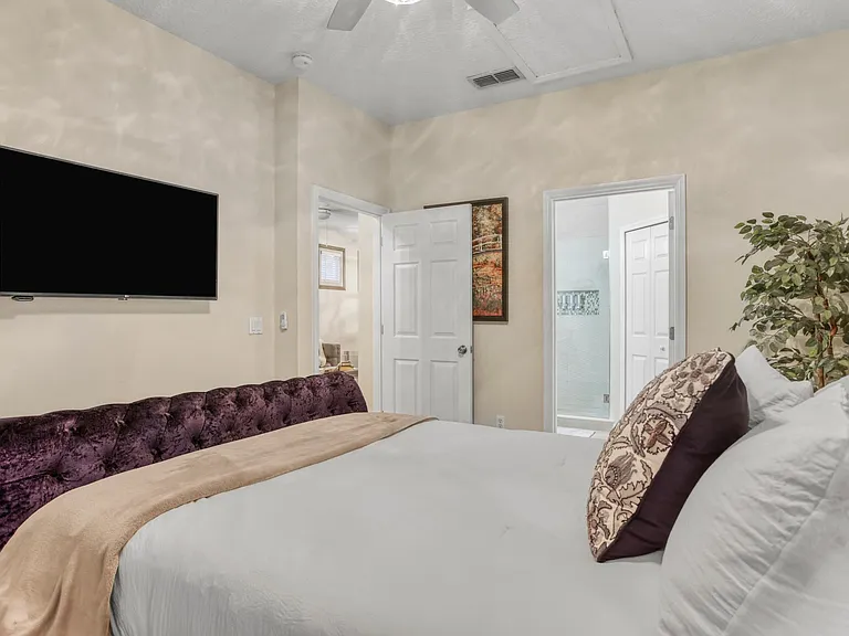 6527 Silver Queen Way — Photo 5