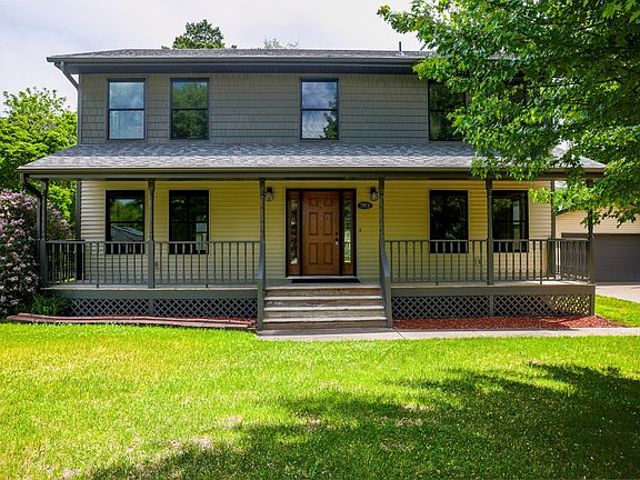 3rd image of 7953 Woodlawn Dr