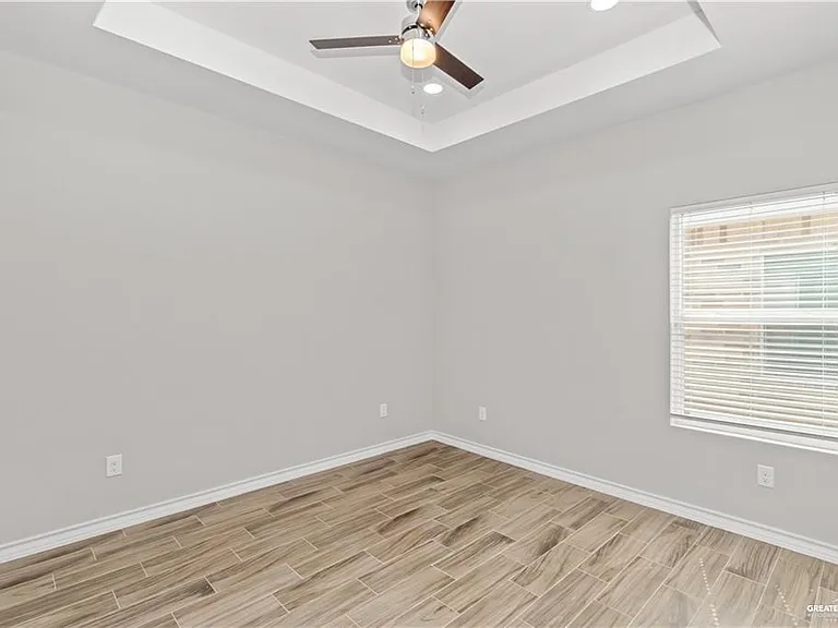2705 E Israel Ave — Photo 6