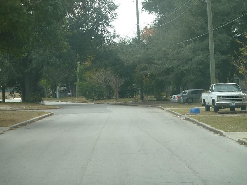 2nd image of 2310 Queensway Rd