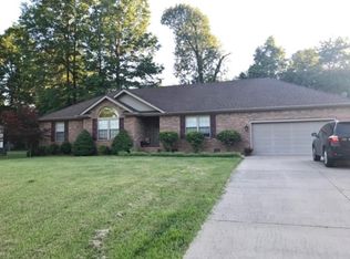 1715 Creekview Dr, Paducah, KY 42003
