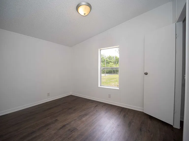 4872 Evans St — Photo 6