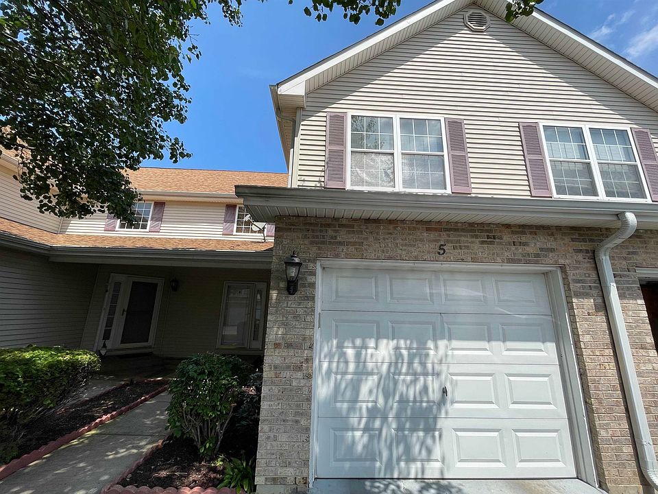 1st image of 12068-5 Baneberry Dr