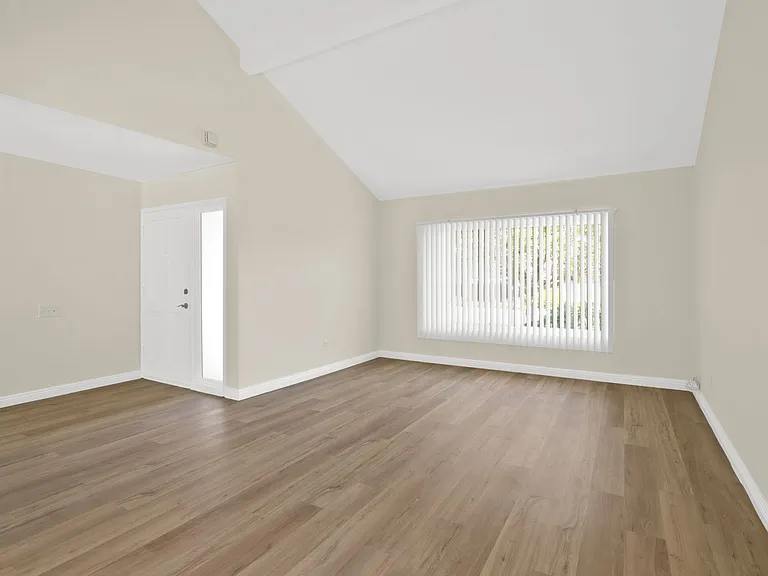 16956 Flower Vale Ln — Photo 4