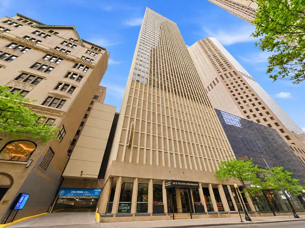 100 E Walton St APT 42B, Chicago, IL 60611