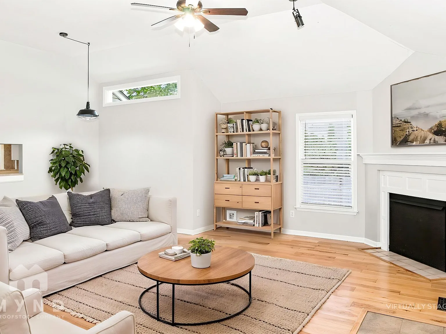 3 bed, 2.0 bath, 1540 sqft, $1,835 — Photo 2