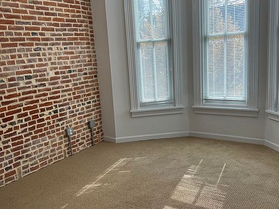 4th image of 153 W Louther St APT 2